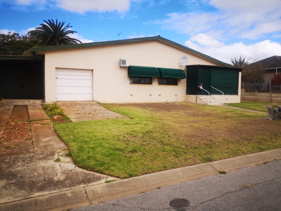 3 Bedroom Property for Sale in Bothasrus Eastern Cape